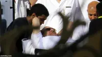 Mubarak Pindah dari Penjara ke RS Militer, Foto Diciumi Pendukung