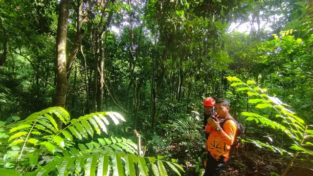 Proses pencarian Daeng Malla (65), warga yang dilaporkan hilang misterius sejak 9 November 2025 di Hutan Gowa. (Dok. Istimewa)