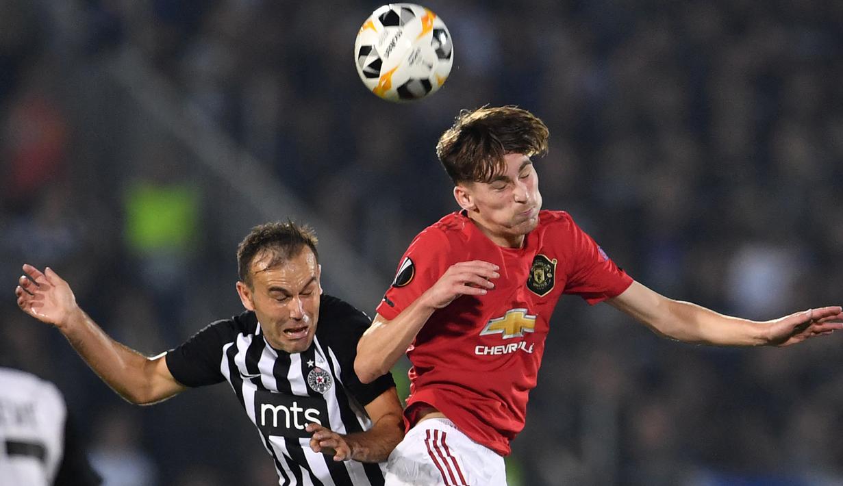 James Garner. Gelandang bertahan berusia 20 tahun ini dipinjamkan kembali ke Nottingham Forest yang bermain di Championship pada awal musim 2021/2022 ini. Sebelum dipinjamkan, ia sempat memperpanjang kontrak bersama Setan Merah hingga Juni 2024. (AFP/Andrej Isakovic)