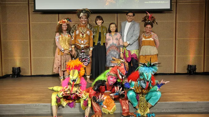 Pertunjukan Matahari Papua (Fimela/Adrian Putra)