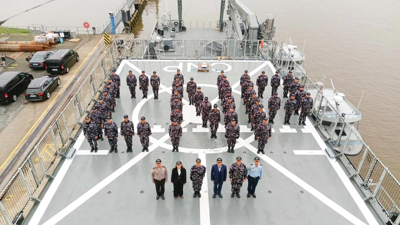 FOTO: KRI Canopus 936 Mulai Pelayaran Perdana Menuju Indonesia