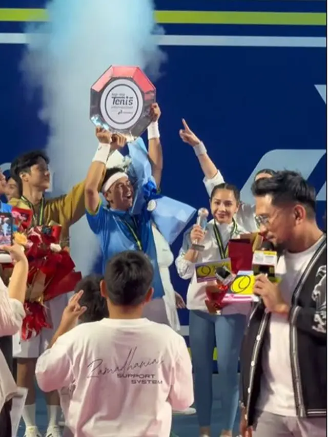 6 Potret Raffi-Nia di Lagi-Lagi Tenis Internasional, Kalahkan Pemeran Logan Lee