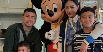 Nagita Slavina tengah berlibur ke Hong Kong dengan gaya berlibur yang seru.