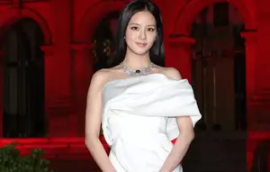 Jisoo BLACKPINK  Punya Lightstick Solo Berbentuk Es Krim, Akan Rilis Single Baru 'Addicted'