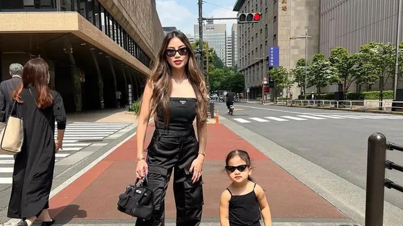 Kezia Toemion dan putrinya