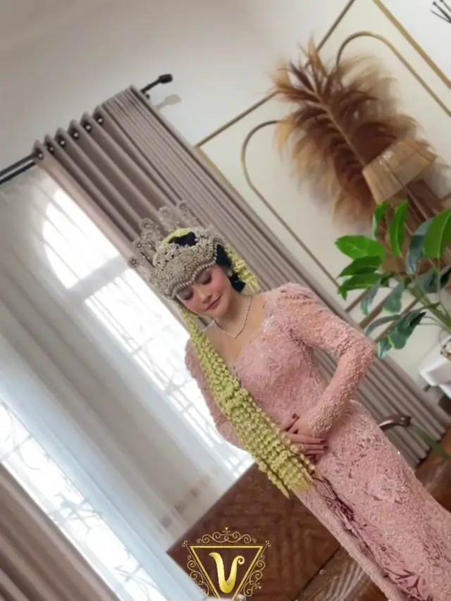 Gaun Prewedding Mawar AFI