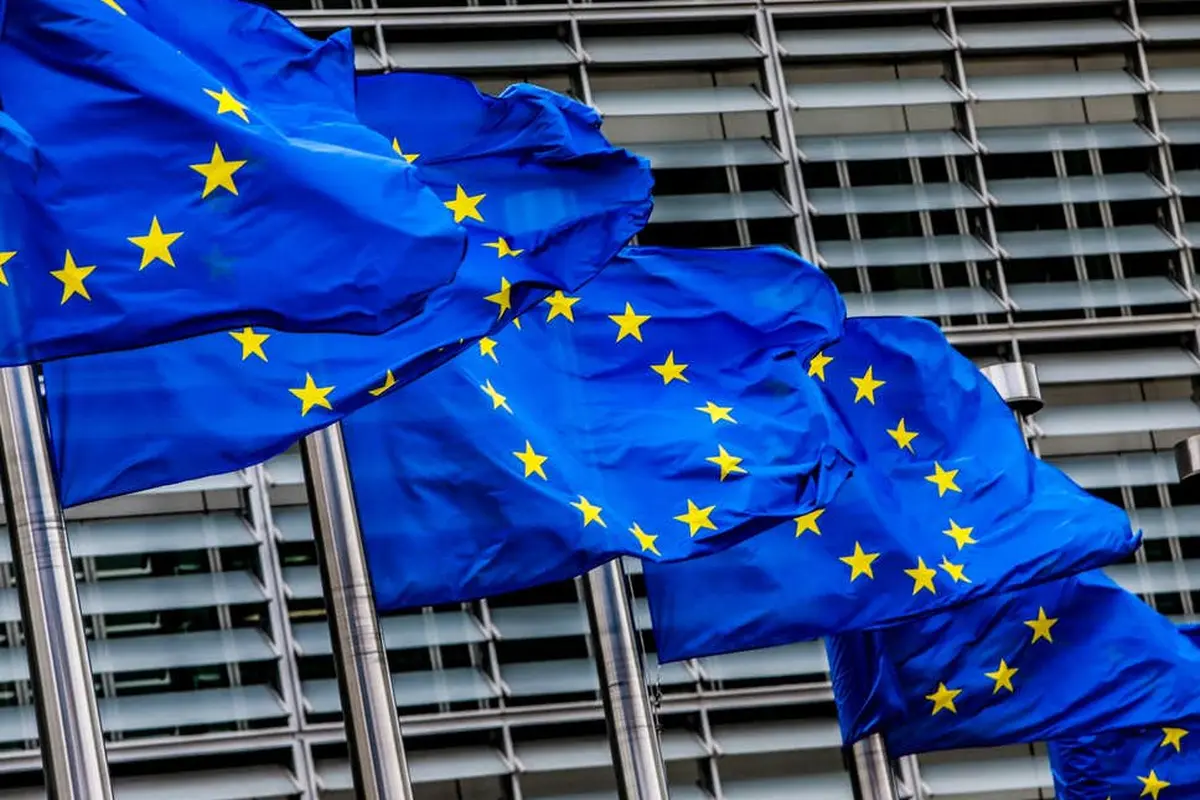 Ilustrasi bendera Uni Eropa di kantor pusatnya di Brussels (AP Photo)