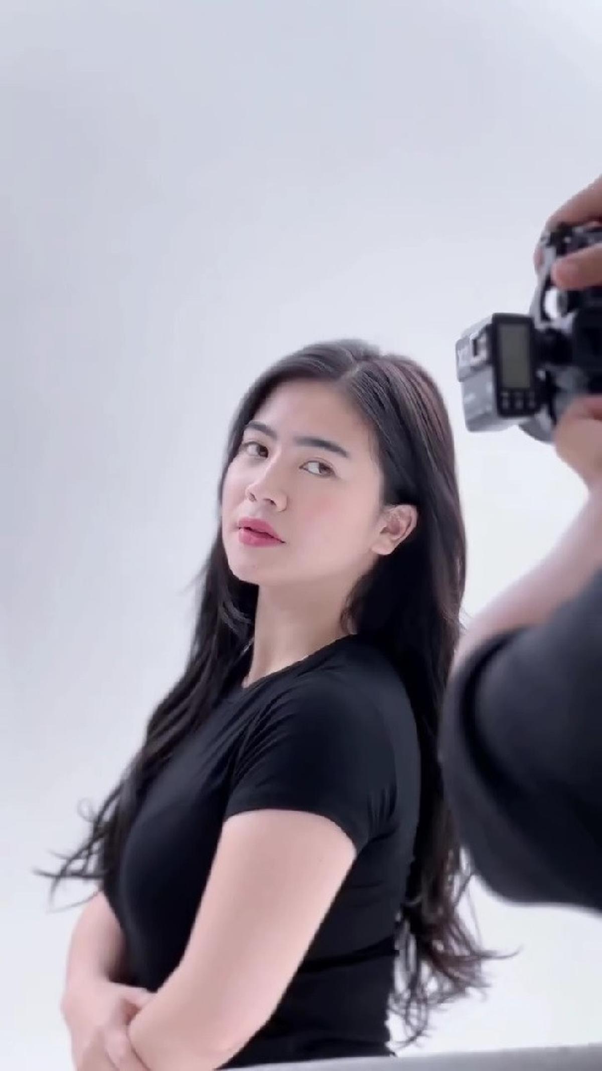 Ikut Tren Foto Gagal, Felicya Angelista Justru Banjir Pujian Netizen yang Sebutnya Tetap Cantik