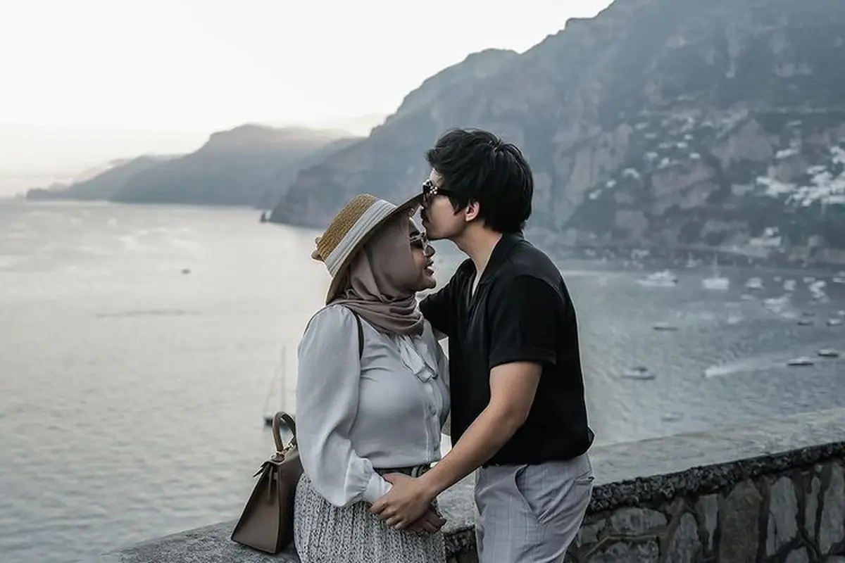 Potret Mesra Aurel Hermansyah dan Atta Halilintar saat berada di Italia. (Foto: Instagram/attahalilintar)