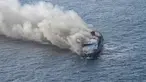 Kapal Mutiara Sentosa 2 terbakar di perairan Sumenep, Jawa Timur, Minggu (2/8/2026). (AFP/ Frida Perkasa)
