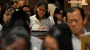 Menjelang perayaan Paskah, umat Katolik mendatangi Gereja Katedral untuk menjalani Ibadah Kamis Putih (Liputan6.com/ Johan Tallo)