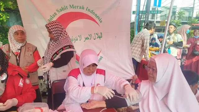 Posko Kesehatan Bulan Sabit Merah Indonesia (BSMI) dalam aksi damai bertajuk “Solidaritas Pemuda Indonesia untuk Palestina” yang berlangsung di kawasan Patung Kuda, Monas, Jakarta Pusat, Minggu (12/10/2025). (Istimewa)