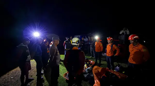 Detik-detik Evakuasi 6 Mahasiswa Terjebak di Gunung Goa Kalibbong