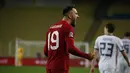 Penyerang Turki, Kenan Karaman berselebrasi usai mencetak gol ke gawang Rusia pada pertandingan UEFA Nations League di Stadion Sukru Saracoglu, Istanbul, Minggu (15/11/2020). Turki menang tipis atas Rusia 3-2. (AP Photo)