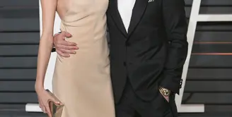Pasangan Selebriti, Adam Levine dan Behati Prinsloo kini tengah menjadi sorotan publik. Pasalnya, mereka telah mengumumkan jenis kelamin buah hatinya pada awak media. (AFP/Bintang.com)