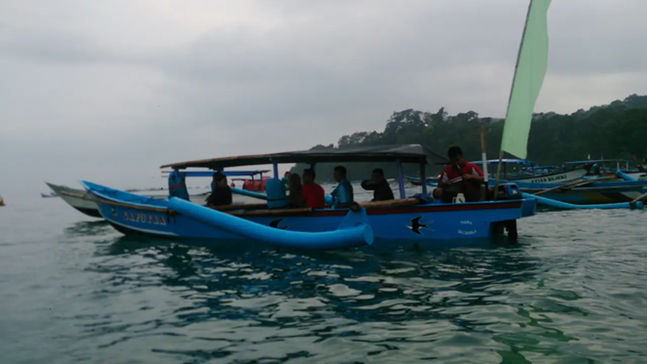 Susi Pudjiastuti Peringati Hari Nelayan Nasional di Pangandaran