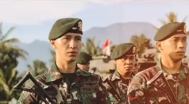 Potret Letnan Satu Fardhana terlihat gagah saat mengenakan pakaian loreng khas TNI. Sosoknya jadi tambatan hati Ayu Ting Ting untuk melepas masa janda usai 10 tahun. (Liputan6.com/IG/@ayutingtingfardhana)