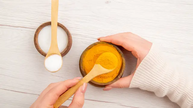 3. Masker Yoghurt dan Kunyit [Dok/freepik.com]