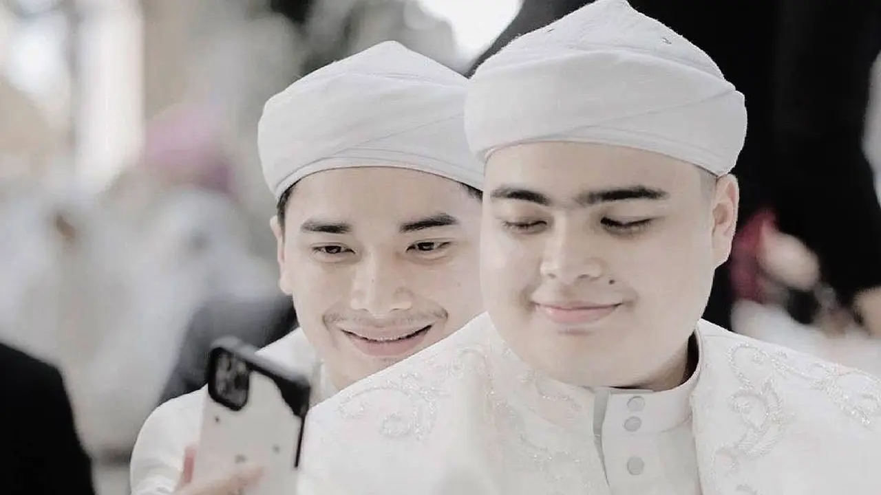 Ameer Azzikra Meninggal Dunia, Ini 7 Potret Kenangan Alvin Faiz dengan Adiknya