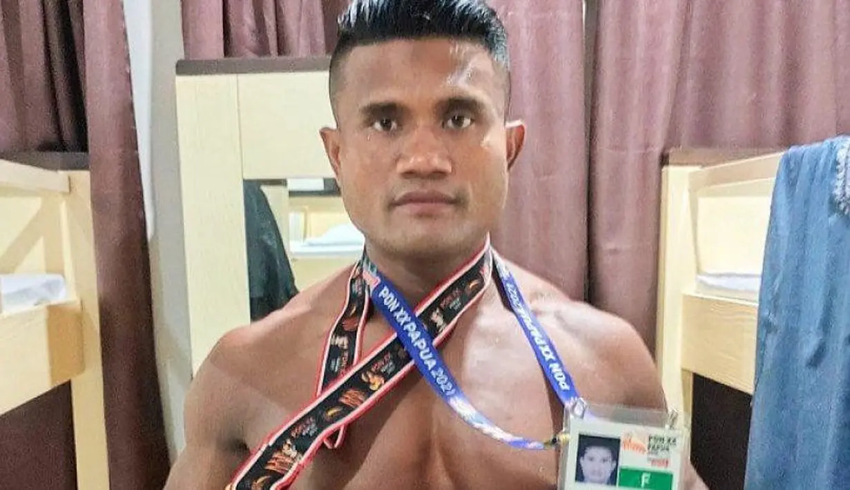 Melalui unggahan channel Youtube TNI AD, terlihat potret Sertu Andrianto bersama Kasad Jenderal TNI Andika Perkasa. Terlihat beberapa rekan-rekannya juga turut serta berfoto bersama.