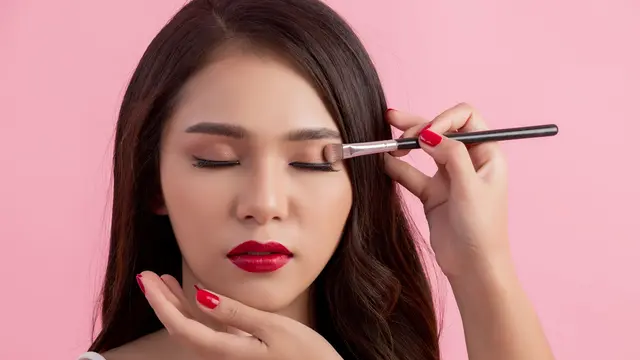 Eyeshadow untuk Kulit Terang