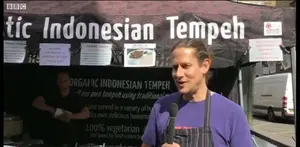 Jangan pandang tempe sebelah mata, makanan Indonesia ini menjadi favorit menu di London, Inggris
