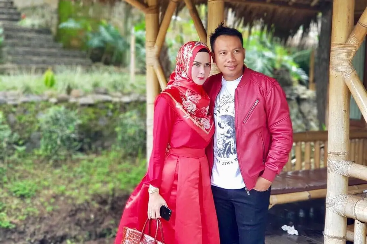 [Bintang] Agel Lelga dan Vicky Prasetyo