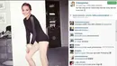 Lindsay Lohan mengunggah fotonya yang telah diedit. Sayang, editannya tak semulus itu dan ia malah jadi bulan-bulanan netizen. (graziadaily.co.uk)