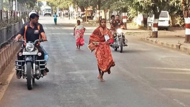 Demi Uang untuk Rawat Suami, Kisah Wanita Ikut Lomba Lari Tanpa Alas Kaki Ini Bikin Haru