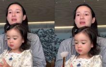 Antusias Sambil Dipangku, 5 Momen Kelucuan Brielle Putri Cantik Julie Estelle Temani Ibunda Saat Dirias