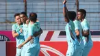 Tiga poin penuh dipetik Madura United setelah membekuk Arema FC dengan skor 2-0 dalam laga pekan ke-16 BRI Liga 1 2022/2023 yang berlngsung di Stadion Sultan Agung, Bantul, Yogyakarta, Selasa (20/12/2022) sore WIB. Dua gol Laskar Sappe Kerap masing-masing dicetak oleh Alberto Goncalves melalui eksekusi penalti pada amenit ke-54, serta Lulinha pada menit ke-68. Dengan hasil ini, Madura United yang kini mengoleksi 32 poin berhasil menggusur PSM Makassar dari puncak klasemen lewat keunggulan selisih gol. PSM sendiri belum memainkkan laga di pekan ke-16. (Bola.com/Ikhwan Yanuar)