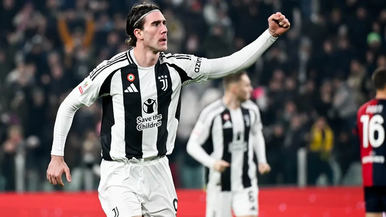 Momen selebrasi Dusan Vlahovic di laga Juventus vs Cagliari, Serie A 2024/2025 (c) Juventus Official