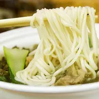 Membuat mie dalam gelas ternyata semudah ini, lho!