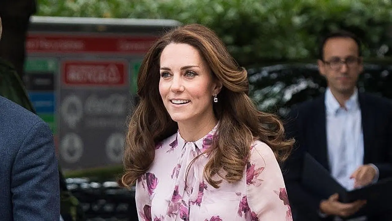 Pesona Kate Middleton dalam Balutan Gaun Floral Kate Spade