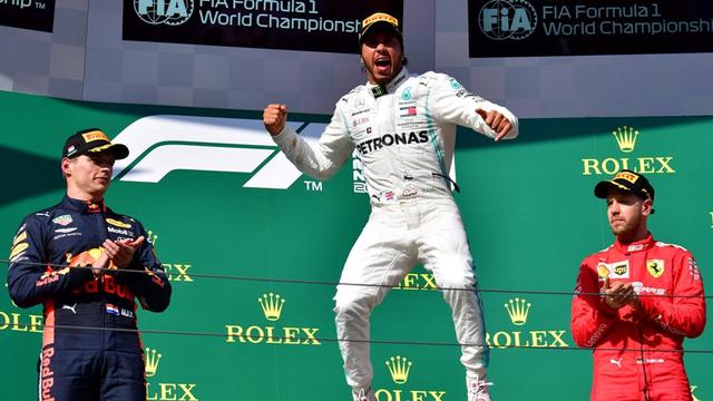 Pembalap Mercedes-AMG Petronas Motorsport, Lewis Hamilton.