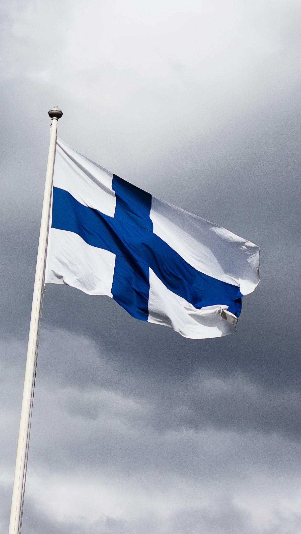 Dengan upaya bersama dan kesadaran masyarakat, diharapkan Finlandia dapat melangkah maju menuju kesejahteraan mental yang lebih baik dan mempertahankan predikat negara paling bahagia dengan realitas yang lebih seimbang.
