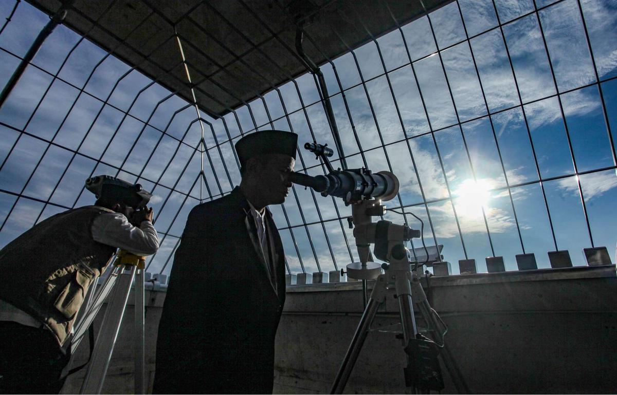 Tim Hisab Rukyat Kemenag pantau hilal dari puncak Monas