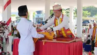 Menteri Dalam Negeri (Mendagri) Muhammad Tito Karnavian memimpin Upacara Hari Ulang Tahun (HUT) ke-81 Kemerdekaan Republik Indonesia (RI) di Lapangan Natas Lehong, Kabupaten Manggarai Timur, Nusa Tenggara Timur (NTT), Senin (17/8/2026).