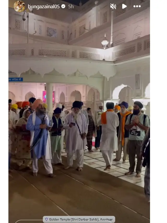 6 Potret Bunga Zainal dan Keluarga Mudik ke India, Jalani Ibadah Agama Sikh