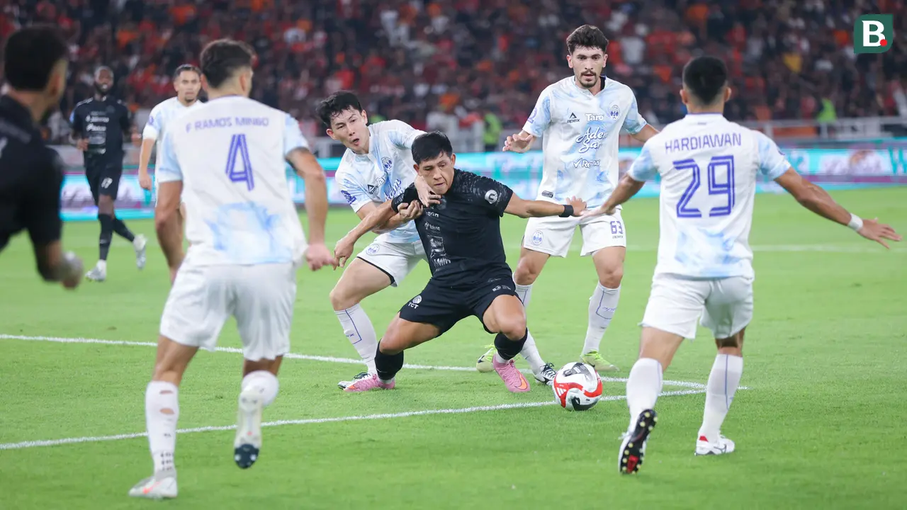 Foto: Kado Spesial Pemain di Hari Ulang Tahun Persija, Menang Meyakinkan di BRI Super League