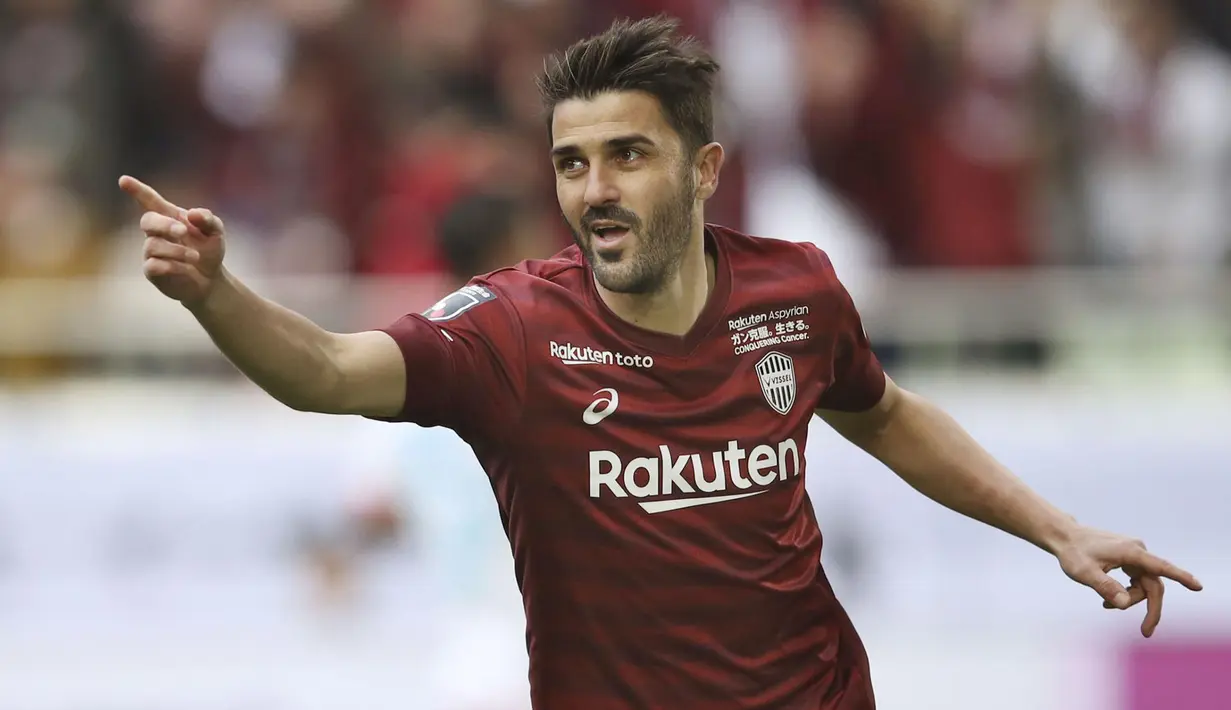 Foto pemain depan Vissel Kobe, David Villa berselebrasi usai mencetak gol ke gawang Sagan Tosu pada J-League di Kobe, Jepang  13 November 2019. Di klub ini, Villa menyatakan akan pensiun dari sepakbola profesional yang sudah 19 tahun ia geluti. (Kyodo News via AP)