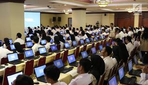 Peserta bersiap mengikuti tes Seleksi Kompetensi Dasar (SKD) calon pegawai negeri sipil (CPNS) di Gedung Wali Kota Jakarta Selatan, Jumat (26/10). Tes SKD CPNS diselenggarakan mulai 26 Oktober hingga 17 November 2018. (Liputan6.com/Immanuel Antonius)