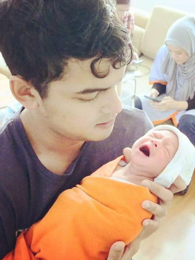 Ridwan Ghany Dan Adhitya Putri Dikaruniai Anak Pertama Showbiz Liputan6 Com
