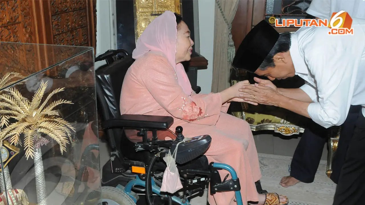 [FOTO] Jokowi ‘Sowan’ ke Rumah Gus Dur. Cari Dukungan?