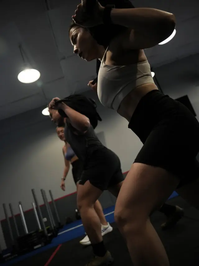 Pamer Otot Saat Workout, Nikita Willy Ungkap Rahasia Tetap Bugar Jadi Ibu