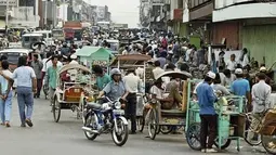 Hiruk pikuk warga Malang di Jl. Pasar Besar. (Source: Pinterest via Instagram/@perfectlifeid)