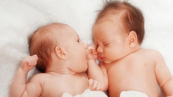 039716400_1542953833-bayi-lucu-kembar-li