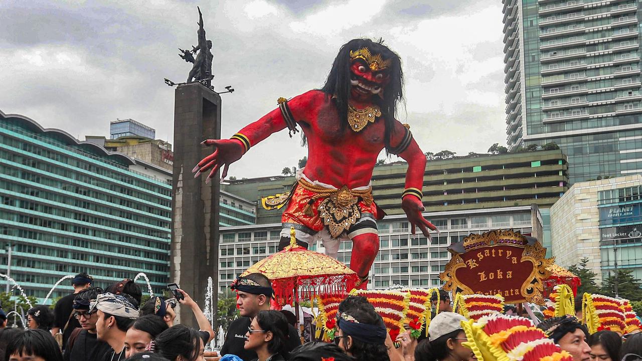 FOTO: Pawai Ogoh Ogoh Semarakkan Jakarta Jelang Hari Raya Nyepi