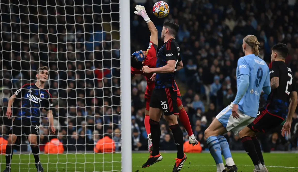 Gol pertama The Citizens dicetak Manuel Akanji pada menit ke-5. (Paul ELLIS/AFP)