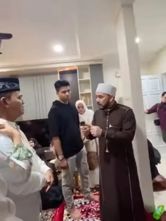 6 Momen Syukuran Rumah Baru Gala Sky, Buka Puasa Bareng Anak Yatim